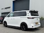 Volkswagen ID. Buzz 1st 77kWh | Red Accent pakket | IQ Light | 5 Persoons | 2x elektrisch schuifdeur | Trekhaak