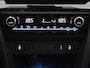 Toyota Yaris Cross 1.5 Hybrid Executive Bi-Tone | Panoramadak | Dodehoek Detectie | HUD | Navigatie