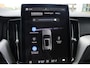 Volvo XC60 2.0 T8 Plug-in hybrid AWD Ultra Dark Exec. Ed. | Extra getint glas | Geluidsisolerend glas | Achterbank verwarmd | Apple carplay/ Android auto | Electric climate control | Elektrisch glazen panorama-dak | 21" lichtmetalen velgen | Actieve luchtvering | Voorstoelen met massagefunctie | Voorstoelen verwarmd |
