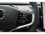 Volvo EX30 Cross Country P5 Long Range Ultra Europa 69 kWh | Apple Carplay/Android Auto | Electronic climate control | 19" lichtmetalen velgen | Panorama dak | Parkeer assistent | Parkeersensoren voor en achter | Voorstoelen verwarmd | Warmtepomp |