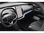 Volvo EX30 Cross Country P5 Long Range Ultra Europa 69 kWh | Apple Carplay/Android Auto | Electronic climate control | 19" lichtmetalen velgen | Panorama dak | Parkeer assistent | Parkeersensoren voor en achter | Voorstoelen verwarmd | Warmtepomp |
