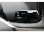 Volvo EX30 Cross Country P5 Long Range Ultra Europa 69 kWh | Apple Carplay/Android Auto | Electronic climate control | 19" lichtmetalen velgen | Panorama dak | Parkeer assistent | Parkeersensoren voor en achter | Voorstoelen verwarmd | Warmtepomp |