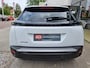 Peugeot 2008 1.2i Allure 131pk | 2025 | Premium kleur | Leder | Fabr. gar. | Zeer nette staat!