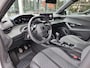 Peugeot 2008 1.2i Allure 131pk | 2025 | Premium kleur | Leder | Fabr. gar. | Zeer nette staat!