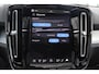 Volvo EX40 Single Motor Extended Range Ultra Europa 82 kWh | Apple Carplay/ Android Auto | Electronic Climate Control | Panoramadak | 19" Lichtmetalen velgen | Voorstoelen verwarmd | Achterbank verwarmd | Warmtepomp |