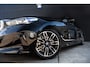 BMW 5-Serie Touring 520i M-Sport Pro 208PK|BTW|Pano|Camera|HUD|H&K|Laser|Iconic Sounds|Sfeer|Trekhaak e.o