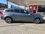 Volvo V60 1.5 T3 aut. 152PK Momentum  Dealeronderhouden Trekhaak Navi