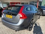 Volvo V60 1.5 T3 aut. 152PK Momentum  Dealeronderhouden Trekhaak Navi
