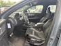 Volvo XC40 1.5 T3 R-Design | Trekhaak | Achteruitrijcamera | Parkeersensoren | Parkeerverwarming | Keyless Entry | Elektrische Achterklep | Stoelverwarming voor en achter | Navigatie | LED Koplampen | Cruise Control | DAB