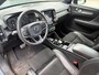 Volvo XC40 1.5 T3 R-Design | Trekhaak | Achteruitrijcamera | Parkeersensoren | Parkeerverwarming | Keyless Entry | Elektrische Achterklep | Stoelverwarming voor en achter | Navigatie | LED Koplampen | Cruise Control | DAB