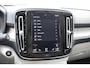 Volvo XC40 T5 247PK AWD Inscription Automaat / Navigatie / Adaptive Cruise control / 360 Camera / 20'' velgen / Panorama schuif-kanteldak / Harman Kardon / Elektrisch verstelbare stoelen met geheugen / Stoelverwarming v+a / Stuurverwarming / Trekhaak