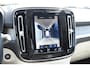 Volvo XC40 T5 247PK AWD Inscription Automaat / Navigatie / Adaptive Cruise control / 360 Camera / 20'' velgen / Panorama schuif-kanteldak / Harman Kardon / Elektrisch verstelbare stoelen met geheugen / Stoelverwarming v+a / Stuurverwarming / Trekhaak