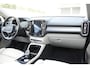 Volvo XC40 T5 247PK AWD Inscription Automaat / Navigatie / Adaptive Cruise control / 360 Camera / 20'' velgen / Panorama schuif-kanteldak / Harman Kardon / Elektrisch verstelbare stoelen met geheugen / Stoelverwarming v+a / Stuurverwarming / Trekhaak