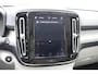 Volvo XC40 T5 247PK AWD Inscription Automaat / Navigatie / Adaptive Cruise control / 360 Camera / 20'' velgen / Panorama schuif-kanteldak / Harman Kardon / Elektrisch verstelbare stoelen met geheugen / Stoelverwarming v+a / Stuurverwarming / Trekhaak