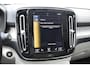 Volvo XC40 T5 247PK AWD Inscription Automaat / Navigatie / Adaptive Cruise control / 360 Camera / 20'' velgen / Panorama schuif-kanteldak / Harman Kardon / Elektrisch verstelbare stoelen met geheugen / Stoelverwarming v+a / Stuurverwarming / Trekhaak