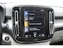 Volvo XC40 T5 247PK AWD Inscription Automaat / Navigatie / Adaptive Cruise control / 360 Camera / 20'' velgen / Panorama schuif-kanteldak / Harman Kardon / Elektrisch verstelbare stoelen met geheugen / Stoelverwarming v+a / Stuurverwarming / Trekhaak