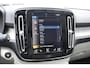 Volvo XC40 T5 247PK AWD Inscription Automaat / Navigatie / Adaptive Cruise control / 360 Camera / 20'' velgen / Panorama schuif-kanteldak / Harman Kardon / Elektrisch verstelbare stoelen met geheugen / Stoelverwarming v+a / Stuurverwarming / Trekhaak
