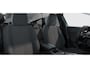 Peugeot e-308 Business | Elektrische parkeerrem | Extra getinte achterste zijruiten en achterruit | ISOFIX-bevestigingspunten voor drie kinderzitjes. Op de passagiersstoel en de buitenste zitplaatsen van de achterbank