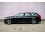 Volvo V90 2.0 T4 R-Design | Achteruitrijcamera | Parkeersensoren | Elektrische Achterklep | Sportstoelen | LED Koplampen Adaptief | Navigatie | Apple Carplay | Android Auto | Stoelverhogers | Stoelverwarming | Cruise Control Adaptief | BLIS