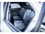 Volkswagen T-Roc R-Line | 'App-Connect' draadloze smartphone integratie | Airconditioning automatisch, 2-zone (Climatronic) | Automatische afstandsregeling (Adaptive Cruise Control)