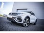 Volkswagen T-Roc R-Line | 'App-Connect' draadloze smartphone integratie | Airconditioning automatisch, 2-zone (Climatronic) | Automatische afstandsregeling (Adaptive Cruise Control)