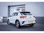 Volkswagen T-Roc R-Line | 'App-Connect' draadloze smartphone integratie | Airconditioning automatisch, 2-zone (Climatronic) | Automatische afstandsregeling (Adaptive Cruise Control)