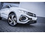 Volkswagen T-Roc R-Line | 'App-Connect' draadloze smartphone integratie | Airconditioning automatisch, 2-zone (Climatronic) | Automatische afstandsregeling (Adaptive Cruise Control)