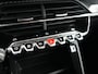 Peugeot 208 Style | Dashboard en deurpanelen in kunststof met carboneffect | Ecoled koplampen | Elektrisch verstelbare en verwarmbare buitenspiegels