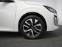 Peugeot 208 Style | Dashboard en deurpanelen in kunststof met carboneffect | Ecoled koplampen | Elektrisch verstelbare en verwarmbare buitenspiegels