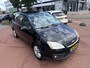 Ford C-Max Focus 1.8-16V First Ed. trekhaak airco APPLE CARPLAY