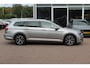 Volkswagen Passat Variant 1.4 TSI GTE Highline / SOH 90% / Panoramadak / Navigatie / Parkeerhulp V+A / Keyless / 18'' / Getint glas / Stoelverwarming / ACC