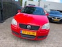 Volkswagen Polo 1.2 Optive 5 deurs, airco, navi,elec pakket, nwe apk !! rijd perfect, grote beurt gehad + nwe banden, 181.618 km