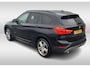BMW X1 sDrive18i High Executive / Panoramadak / Leder / Head-up / Parkeerhulp V+A / Navigatie / 17'' / Stoelverwarming / Cruise Control