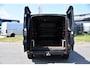 Renault Trafic 2.0 dCi 145 T29 L2H1 Black Edition Cruise, Sensoren, LED, 145pk, Multimedia, Automaat, Trekhaak, Betimmering, NAVI, Uniek!