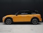 MINI Clubman 2.0 Cooper S Chili Serious Business [SCHUIFKANTELDAK, TREKHAAK AFNEEMBAAR, HARMAN/KARDON, HEAD-UP, ADAPTIVE CRUISE, STOELVERWARMING, PDC ACHTER, BLUETOOTH, CLIMATE, NIEUWSTAAT]