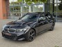 BMW 3-Serie Touring 320e M-Sport, Pano, Trekhaak, Camera, BTW, HUD, Rijklaar!