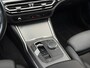 BMW 3-Serie Touring 320e M-Sport, Pano, Trekhaak, Camera, BTW, HUD, Rijklaar!