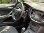 Opel Astra Online Edition 1.0 105PK Navigatie, Parkeersensoren Voor & Achter, Cruise Control, Climate Control