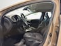 Volvo V40 T3 Momentum Parkeercamera Trekhaak Cruise-Control 150pk