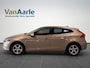 Volvo V40 T3 Momentum Parkeercamera Trekhaak Cruise-Control 150pk