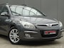 Hyundai i30 CW 1.6i Style * TREKHAAK * PDC !!