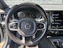 Volvo V60 2.0 B3 R-Design | Trekhaak | Achteruitrijcamera | Parkeersensoren | Sportstoelen | Keyless Entry | Elektrische Achterklep | Cruise Control Adaptief | BLIS | Stoelverwarming | Lichtmetalen Velgen 19 inch | Navigatie | Apple Carplay | Android Auto