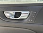 Volvo V60 2.0 B3 R-Design | Trekhaak | Achteruitrijcamera | Parkeersensoren | Sportstoelen | Keyless Entry | Elektrische Achterklep | Cruise Control Adaptief | BLIS | Stoelverwarming | Lichtmetalen Velgen 19 inch | Navigatie | Apple Carplay | Android Auto