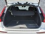 Volvo V60 2.0 B3 R-Design | Trekhaak | Achteruitrijcamera | Parkeersensoren | Sportstoelen | Keyless Entry | Elektrische Achterklep | Cruise Control Adaptief | BLIS | Stoelverwarming | Lichtmetalen Velgen 19 inch | Navigatie | Apple Carplay | Android Auto