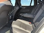 Volvo V60 2.0 B3 R-Design | Trekhaak | Achteruitrijcamera | Parkeersensoren | Sportstoelen | Keyless Entry | Elektrische Achterklep | Cruise Control Adaptief | BLIS | Stoelverwarming | Lichtmetalen Velgen 19 inch | Navigatie | Apple Carplay | Android Auto