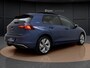 Volkswagen Golf 1.5 eHybrid Life Edition | Pano Dak | Trekhaak | Camera | Side Assist | ACC | Stuur-/Stoelverwarming | Spiegelpakket | Getint Glas | 17'' |