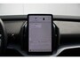 Volvo EX30 Single Motor Extended Range Plus 69 kWh | Elektrisch verstelbare en verwarmbare voorstoelen | Warmtepomp | Adaptieve cruise control | Verwarmbaar stuurwiel | Keyless | Semi-elektrische Trekhaak | Harman/Kardon Audio