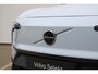Volvo EX30 Single Motor Extended Range Plus 69 kWh | Elektrisch verstelbare en verwarmbare voorstoelen | Warmtepomp | Adaptieve cruise control | Verwarmbaar stuurwiel | Keyless | Semi-elektrische Trekhaak | Harman/Kardon Premium Audio |