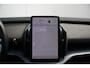 Volvo EX30 Single Motor Extended Range Plus 69 kWh | Elektrisch verstelbare en verwarmbare voorstoelen | Warmtepomp | Adaptieve cruise control | Verwarmbaar stuurwiel | Keyless | Semi-elektrische Trekhaak | Harman/Kardon Premium Audio |