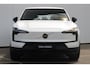 Volvo EX30 Single Motor Extended Range Plus 69 kWh | Elektrisch verstelbare en verwarmbare voorstoelen | Warmtepomp | Adaptieve cruise control | Verwarmbaar stuurwiel | Keyless | Semi-elektrische Trekhaak | Harman/Kardon Audio